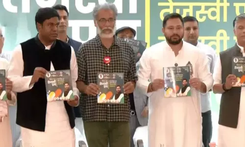 பீகாரில் தேர்தல் அறிக்கை வெளியிட்ட இந்தியா கூட்டணி; இளைஞர்கள், பெண்களுக்கு முக்கியத்துவம்