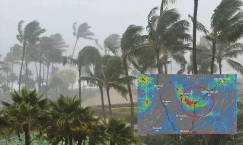 110 கி.மீ வேகத்தில் சூறைக்காற்றுடன் ஆந்திராவில் கரையை கடந்தது ‘மோந்தா புயல் 110 கி.மீ வேகத்தில் சூறைக்காற்றுடன் ஆந்திராவில் கரையை கடந்தது ‘மோந்தா புயல்