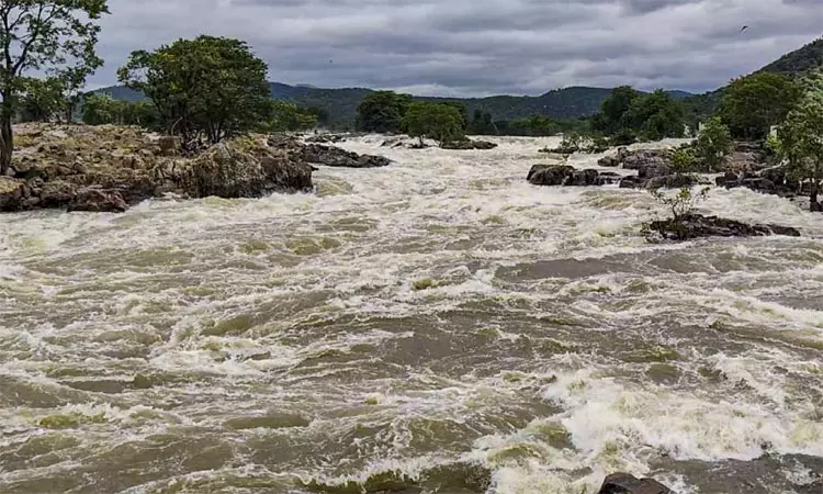 கர்நாடக அணைகளில் இருந்து தமிழகத்துக்கு காவிரியில் தண்ணீர் திறப்பு அதிகரிப்பு