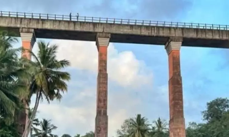 கன்னியாகுமரி: மாத்தூர் தொட்டி பாலம் சீரமைப்பு பணி நவம்பர் முதல் வாரம் தொடங்கும்- கலெக்டர் தகவல் கன்னியாகுமரி: மாத்தூர் தொட்டி பாலம் சீரமைப்பு பணி நவம்பர் முதல் வாரம் தொடங்கும்- கலெக்டர் தகவல்