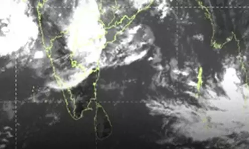 மோந்தா புயல் ஆழ்ந்த காற்றழுத்த தாழ்வு மண்டலமாக வலுவிழந்தது மோந்தா புயல் ஆழ்ந்த காற்றழுத்த தாழ்வு மண்டலமாக வலுவிழந்தது