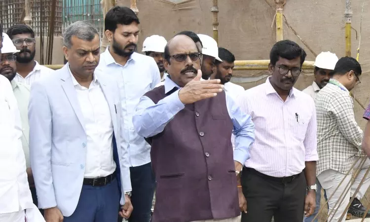 புதுடெல்லி சாணக்யபுரி தமிழ்நாடு இல்ல வளாகத்தில், கட்டுமானப் பணிகள் குறித்து எ.வ.வேலு ஆய்வு புதுடெல்லி சாணக்யபுரி தமிழ்நாடு இல்ல வளாகத்தில், கட்டுமானப் பணிகள் குறித்து எ.வ.வேலு ஆய்வு