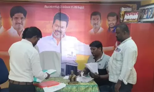 கரூரில் 33 நாட்களுக்கு பிறகு த.வெ.க. மாவட்ட அலுவலகம் திறப்பு