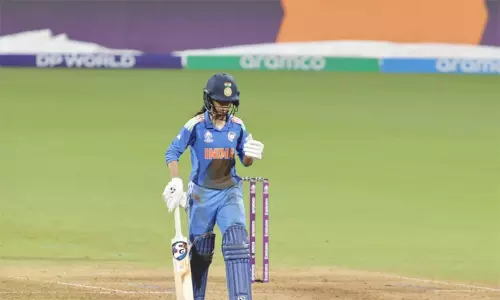 மகளிர் உலக கோப்பை கிரிக்கெட்: ஆஸ்திரேலியாவை வீழ்த்தி இந்தியா இறுதிப்போட்டிக்கு தகுதி மகளிர் உலக கோப்பை கிரிக்கெட்: ஆஸ்திரேலியாவை வீழ்த்தி இந்தியா இறுதிப்போட்டிக்கு தகுதி