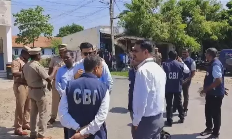 கரூர் கூட்ட நெரிசல்: 3டி லேசர் ஸ்கேனர் கருவியுடன் சி.பி.ஐ. அதிகாரிகள் ஆய்வு கரூர் கூட்ட நெரிசல்: 3டி லேசர் ஸ்கேனர் கருவியுடன் சி.பி.ஐ. அதிகாரிகள் ஆய்வு