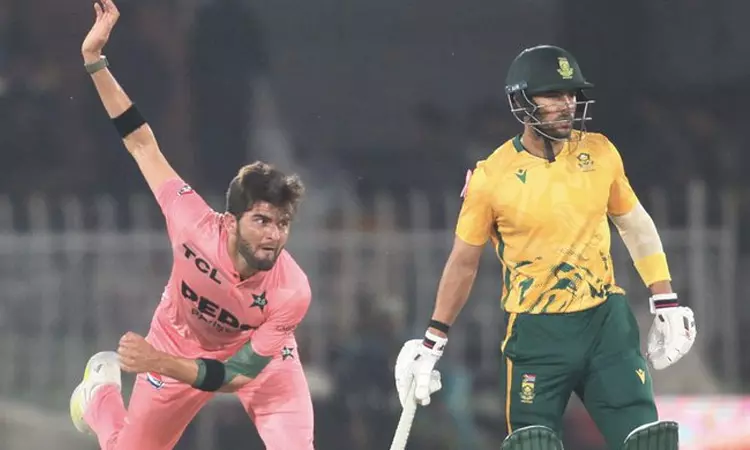 டி20 கிரிக்கெட்: தொடரை கைப்பற்றும் முனைப்பில் தென் ஆப்பிரிக்கா..? - பாகிஸ்தானுடன் இன்று மோதல் டி20 கிரிக்கெட்: தொடரை கைப்பற்றும் முனைப்பில் தென் ஆப்பிரிக்கா..? - பாகிஸ்தானுடன் இன்று மோதல்