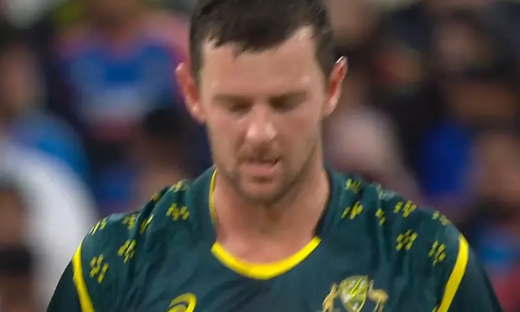 2-வது டி20: ஹேசில்வுட் மிரட்டல்.. விக்கெட்டுகளை கொத்தாக இழந்து தடுமாறும் இந்தியா 2-வது டி20: ஹேசில்வுட் மிரட்டல்.. விக்கெட்டுகளை கொத்தாக இழந்து தடுமாறும் இந்தியா