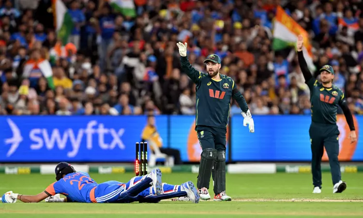 ஆஸி. அசத்தல் பந்துவீச்சு.. இந்தியா 125 ரன்களில் ஆல் அவுட் ஆஸி. அசத்தல் பந்துவீச்சு.. இந்தியா 125 ரன்களில் ஆல் அவுட்