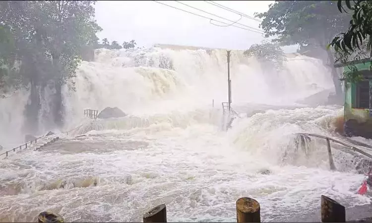 திற்பரப்பு அருவியில் குளிக்க 8வது நாளாக தடை நீட்டிப்பு