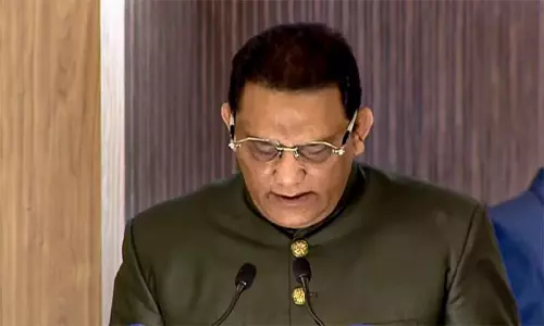 தெலுங்கானா மந்திரியாக பதவியேற்ற இந்திய கிரிக்கெட் அணியின் முன்னாள் கேப்டன்