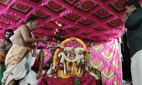 கழுகுமலை கழுகாசலமூர்த்தி கோவிலில் சுவாமி-அம்பாள் திருக்கல்யாணம்