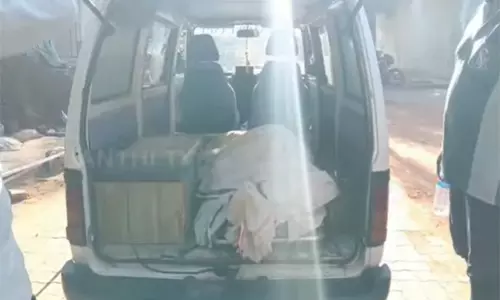 திருச்சியில் காணாமல் போன இளம்பெண் எரிந்த நிலையில் சடலமாக கண்டெடுப்பு - போலீஸ் விசாரணை திருச்சியில் காணாமல் போன இளம்பெண் எரிந்த நிலையில் சடலமாக கண்டெடுப்பு - போலீஸ் விசாரணை