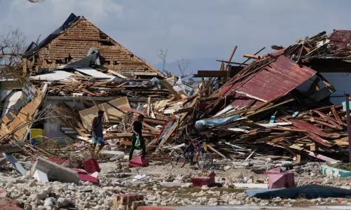 கரீபியன் நாடுகளை தாக்கிய புயல் - 49 பேர் பலி