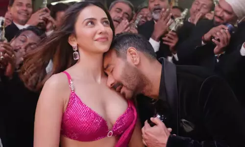 அஜய் தேவ்கனுடன் ரகுல்பிரீத் சிங் கவர்ச்சி நடனம்.. வைரலாகும் பாடல்