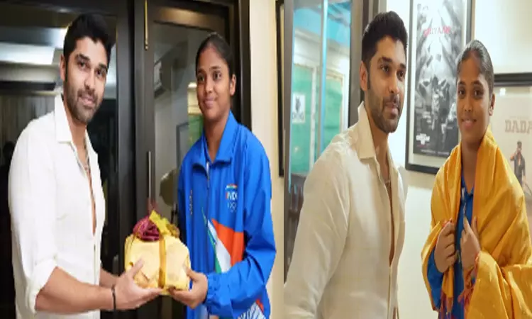 கண்ணகி நகர் கபடி வீராங்கனை கார்த்திகாவை பாராட்டிய துருவ் விக்ரம் கண்ணகி நகர் கபடி வீராங்கனை கார்த்திகாவை பாராட்டிய துருவ் விக்ரம்