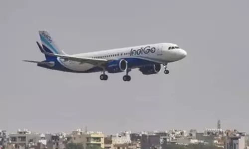 ஐதராபாத் புறப்பட்ட விமானத்திற்கு வெடிகுண்டு மிரட்டல்; மும்பையில் அவசரமாக தரையிறக்கம்