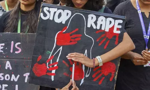 ஒடிசா: பணி முடிந்து வீடு திரும்பிக்கொண்டிருந்த இளம்பெண் கடத்தி கூட்டு பாலியல் வன்கொடுமை