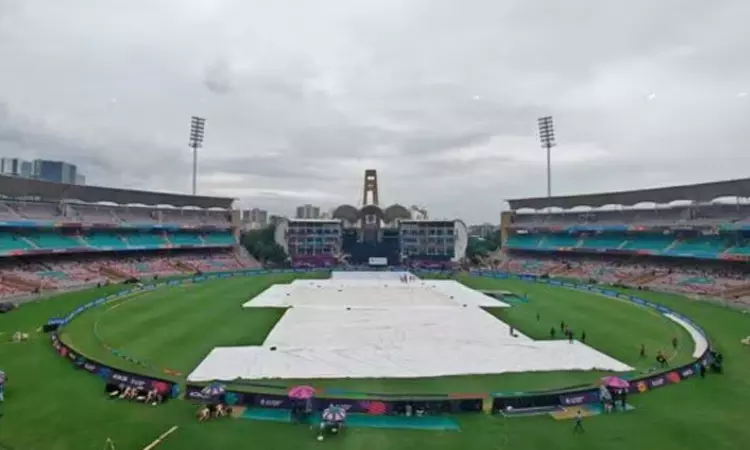 மகளிர் உலகக்கோப்பை இறுதிப்போட்டி: மழை காரணமாக டாஸ் போடுவதில் தாமதம் மகளிர் உலகக்கோப்பை இறுதிப்போட்டி: மழை காரணமாக டாஸ் போடுவதில் தாமதம்