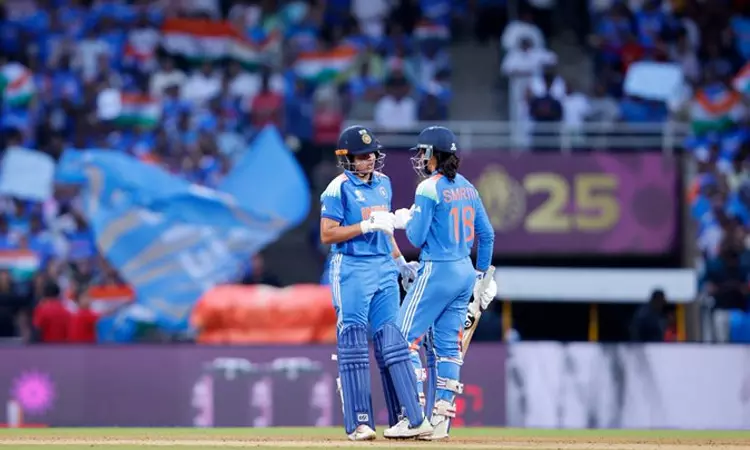 மகளிர் உலகக்கோப்பை இறுதிப்போட்டி: 104 ரன்களில் முதல் விக்கெட்டை இழந்த இந்தியா மகளிர் உலகக்கோப்பை இறுதிப்போட்டி: 104 ரன்களில் முதல் விக்கெட்டை இழந்த இந்தியா