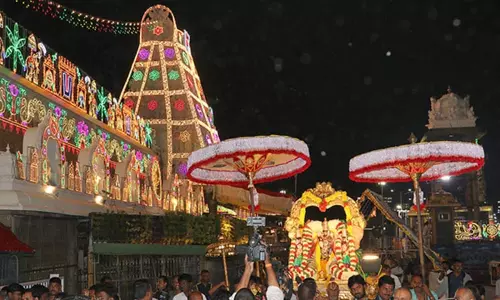 கைசிக துவாதசி ஆஸ்தானம்.. திருமலையில் உக்ர சீனிவாசமூர்த்தி வீதிஉலா கைசிக துவாதசி ஆஸ்தானம்.. திருமலையில் உக்ர சீனிவாசமூர்த்தி வீதிஉலா