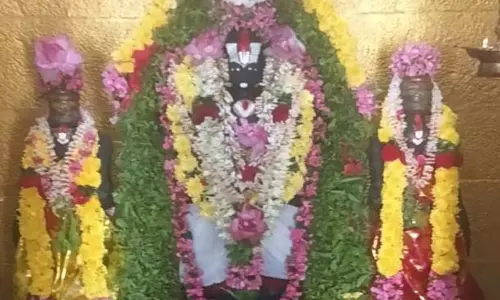 வேலாயுதம்பாளையம்: பெருமாள் கோவில்களில் ஏகாதசி சிறப்பு வழிபாடு வேலாயுதம்பாளையம்: பெருமாள் கோவில்களில் ஏகாதசி சிறப்பு வழிபாடு