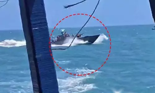 ராமேசுவரம் மீனவர்கள் துப்பாக்கி முனையில் விரட்டியடிப்பு; இலங்கை கடற்படை அட்டூழியம்