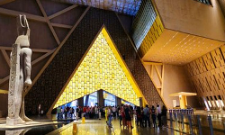 உலகின் மிகப்பெரிய அருங்காட்சியகம் உலகின் மிகப்பெரிய அருங்காட்சியகம்