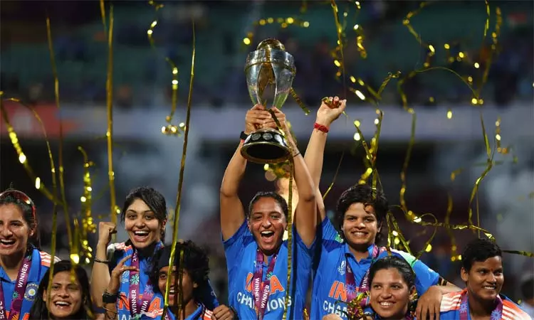 மகளிர் உலக கோப்பை; முதல் முறையாக சாம்பியன் பட்டம் வென்று இந்தியா அசத்தல் மகளிர் உலக கோப்பை; முதல் முறையாக சாம்பியன் பட்டம் வென்று இந்தியா அசத்தல்