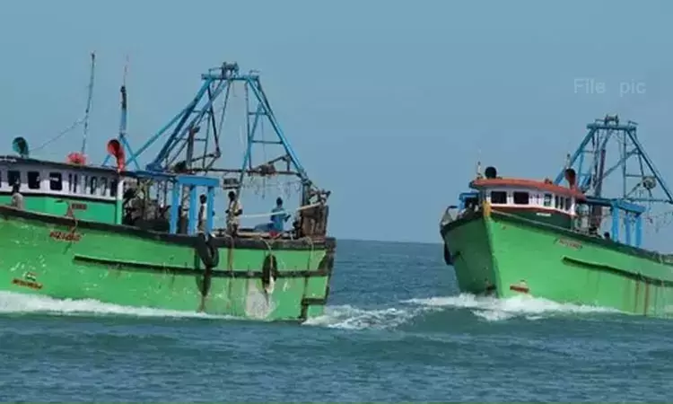 35 இந்திய மீனவர்கள் கைது; இலங்கை கடற்படை நடவடிக்கை
