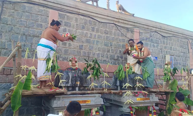சென்னிமலை முருகன் கோவிலில் அருளாளர்கள் சன்னதி கும்பாபிஷேகம்