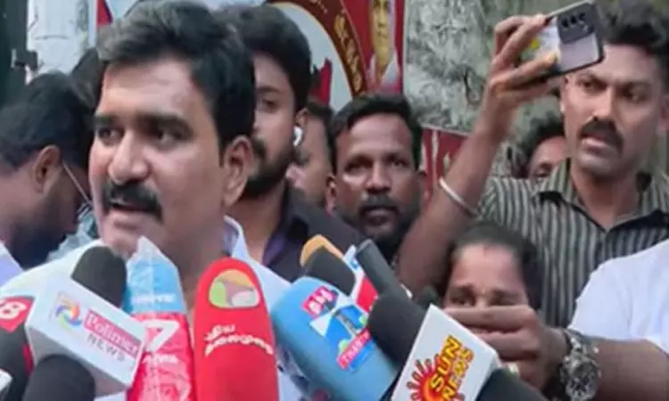 சிபிஐ அதிகாரிகள் சம்மன் கொடுக்க வந்தனர் - தவெக சிபிஐ அதிகாரிகள் சம்மன் கொடுக்க வந்தனர் - தவெக