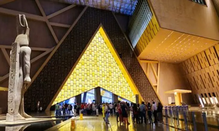 உலகின் மிகப்பெரிய அருங்காட்சியகம் உலகின் மிகப்பெரிய அருங்காட்சியகம்