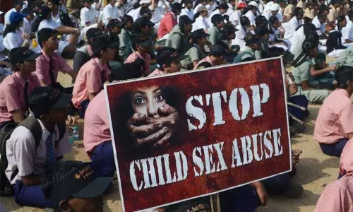 டியூசன் சென்ற சிறுமி கடத்தி கூட்டு பாலியல் வன்கொடுமை - அதிர்ச்சி சம்பவம்