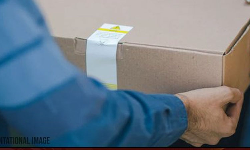 டெலிவரியை வாங்கிய பெண்ணுக்கு காத்திருந்த அதிர்ச்சி டெலிவரியை வாங்கிய பெண்ணுக்கு காத்திருந்த அதிர்ச்சி