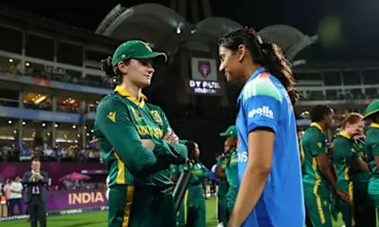 மகளிர் உலகக்கோப்பை: இந்தியா வெற்றி- தென் ஆப்பிரிக்க முன்னாள் வீரர்கள் மீது கிரிக்கெட் விமர்சகர் சாடல் மகளிர் உலகக்கோப்பை: இந்தியா வெற்றி- தென் ஆப்பிரிக்க முன்னாள் வீரர்கள் மீது கிரிக்கெட் விமர்சகர் சாடல்