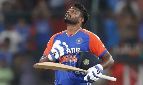 3வது டி20 போட்டி: சஞ்சு சாம்சன் நீக்கப்பட்டதற்கு ஆகாஷ் சோப்ரா கடும் கண்டனம்