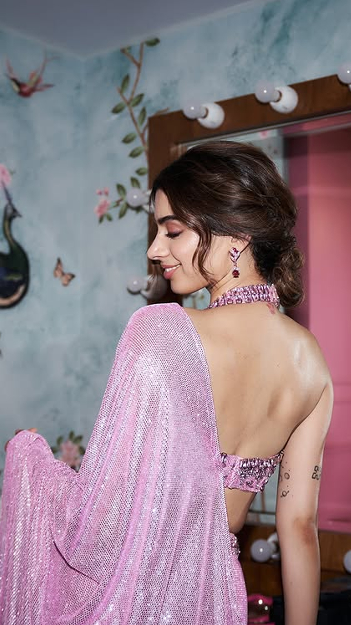 நடிகை குஷி கபூரின் லேட்டஸ்ட் கிளிக்ஸ்..! நடிகை குஷி கபூரின் லேட்டஸ்ட் கிளிக்ஸ்..!