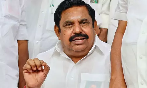 பாதிக்கப்பட்ட மாணவியை மீட்க தாமதம் ஏன்..? கோவை போலீசாருக்கு எடப்பாடி பழனிசாமி கேள்வி