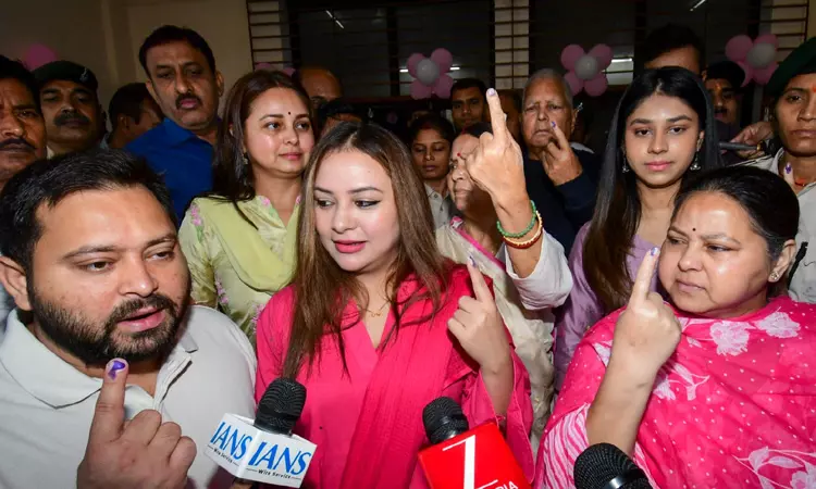 பீகார் தேர்தல்: வாக்குப்பதிவு நிறைவு: 64.66 சதவீத வாக்குகள் பதிவு பீகார் தேர்தல்: வாக்குப்பதிவு நிறைவு: 64.66 சதவீத வாக்குகள் பதிவு