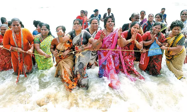  மெரினா கடலில் இறங்கி போராட்டம் நடத்திய தூய்மைப்... ... இன்றைய முக்கிய செய்திகள்.. சில வரிகளில்.. 06-11-2025