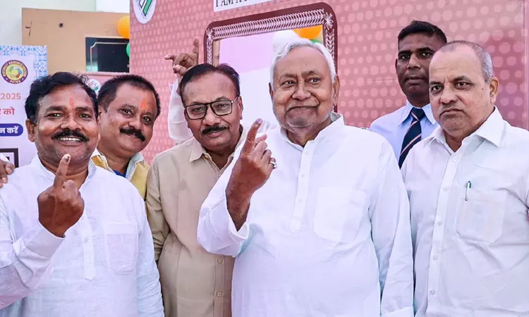 பீகார் தேர்தல்: வாக்குப்பதிவு நிறைவு: 64.66 சதவீத வாக்குகள் பதிவு பீகார் தேர்தல்: வாக்குப்பதிவு நிறைவு: 64.66 சதவீத வாக்குகள் பதிவு