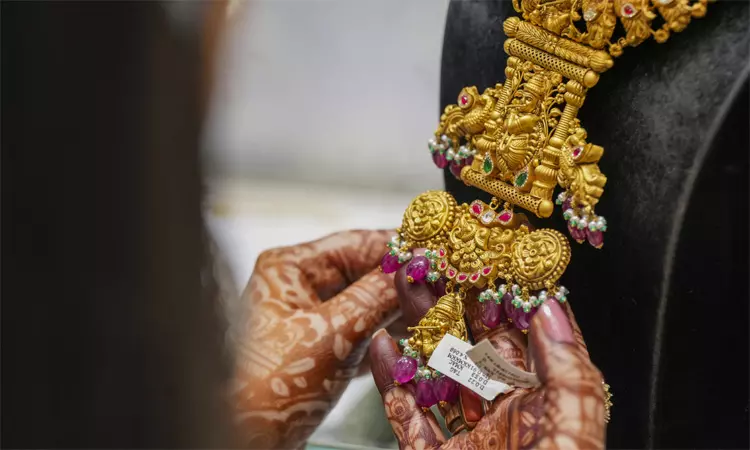 ஒரே நாளில் இரண்டு முறை உயர்ந்த தங்கம் விலை: எவ்வளவு கூடியுள்ளது?