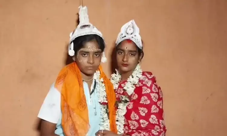 பெண் நடன கலைஞர்கள் ஓரினச்சேர்க்கை திருமணம்; மேற்கு வங்காளத்தில் பரபரப்பு