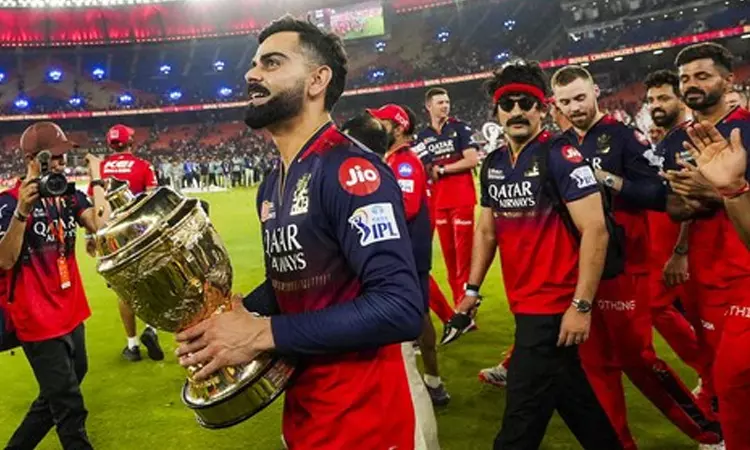 ஐ.பி.எல்: பெங்களூரு அணியை வாங்க 6 நிறுவனங்கள் போட்டி