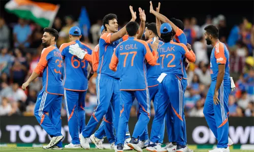 4-வது டி20: ஆஸ்திரேலியாவை வீழ்த்தி, தொடரில் முன்னிலை பெற்ற இந்தியா 4-வது டி20: ஆஸ்திரேலியாவை வீழ்த்தி, தொடரில் முன்னிலை பெற்ற இந்தியா