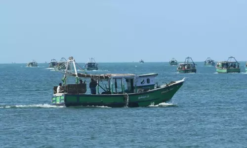 ராமேசுவரம் மீனவர்கள் 30 பேருக்கு அபராதம் விதித்த இலங்கை கோர்ட்டு; செலுத்தாததால் மீண்டும் சிறையில் அடைப்பு