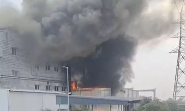 சென்னை: தனியார் உணவு தயாரிக்கும் கூடத்தில் பயங்கர தீ விபத்து