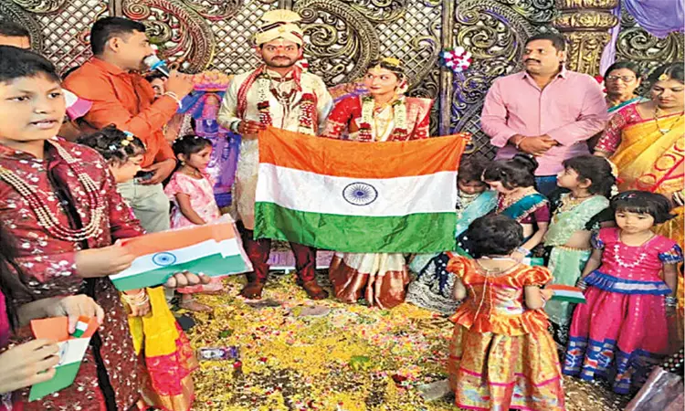 தெலுங்கானா: திருமண மேடையில் ஒலித்த ‘வந்தே மாதரம்’ பாடல்