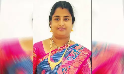 கார் கதவில் தலையை மோத வைத்து பெண் கொடூரக்கொலை.. கும்பல் வெறிச்செயல்