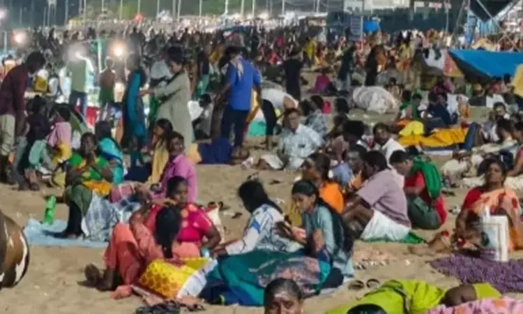 திருச்செந்தூர் கடற்கரையில் இரவு நேரத்தில் தங்குவதற்கு தடையா? போலீசார் விளக்கம்